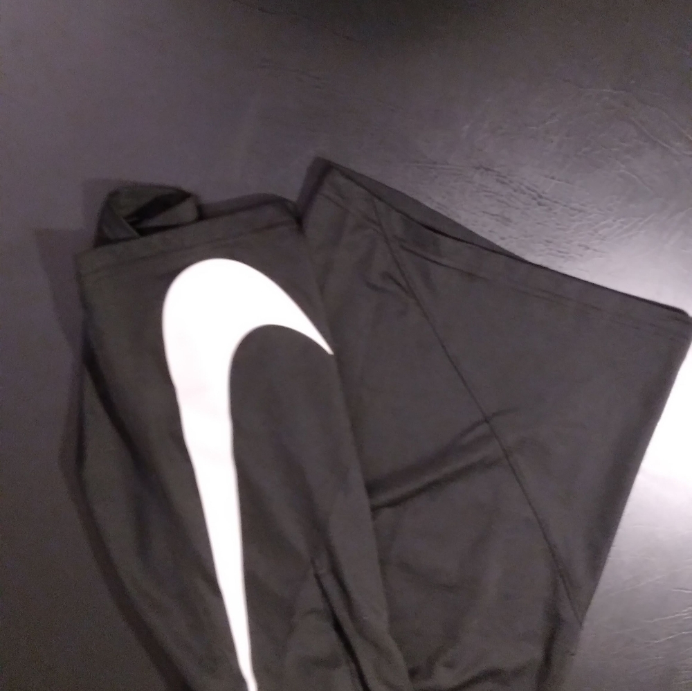 BRAND NEW Nike drifit shorts size Large NWOT !!